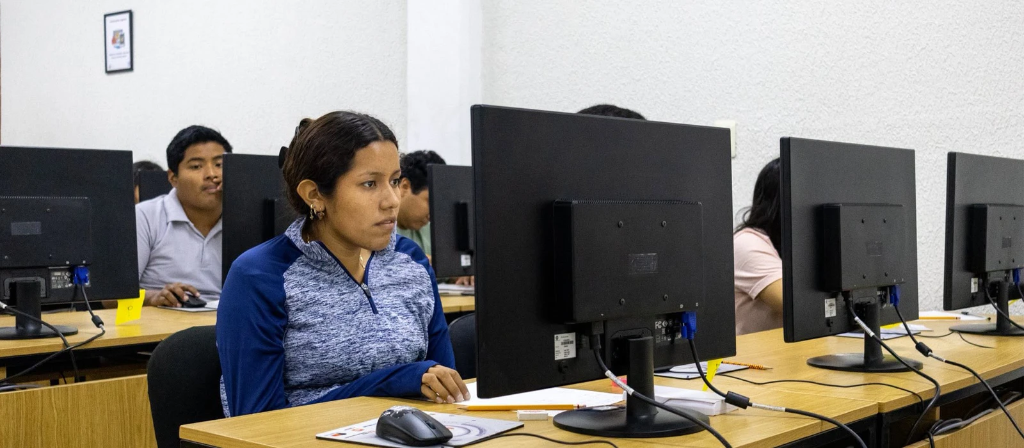 Servicio social de estudiantes de la UACAM