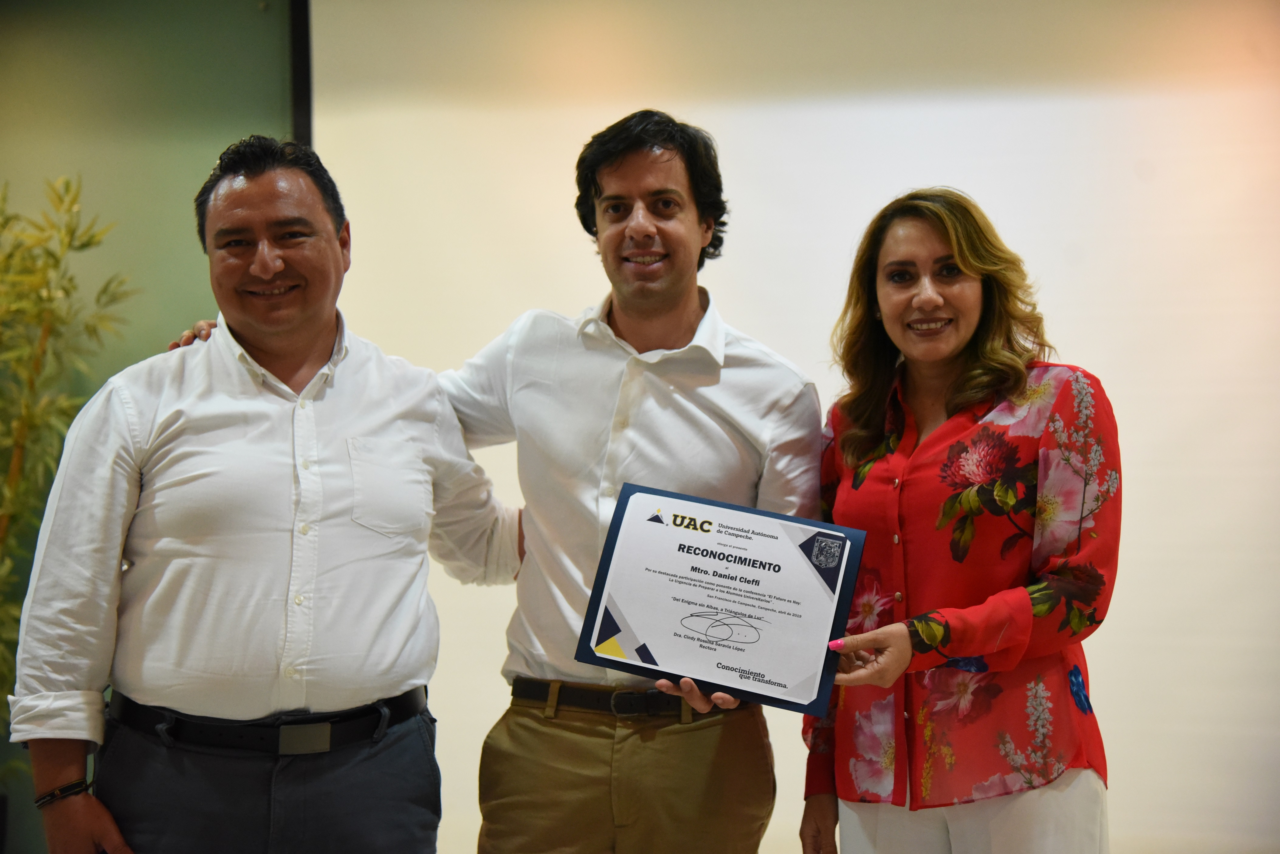 Se reúne rectora de la UACam con representante de Google for Education